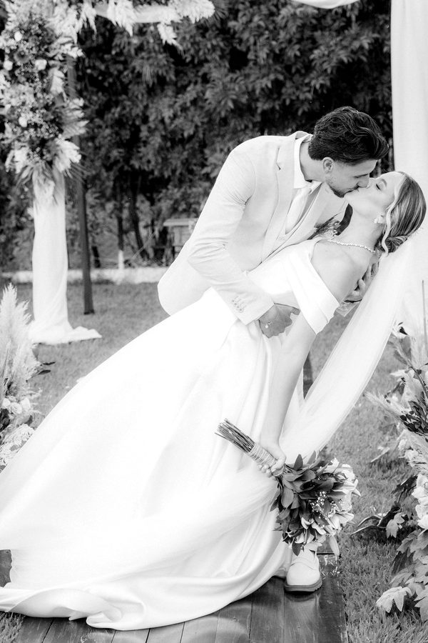 Fotografia de casamento em preto e branco